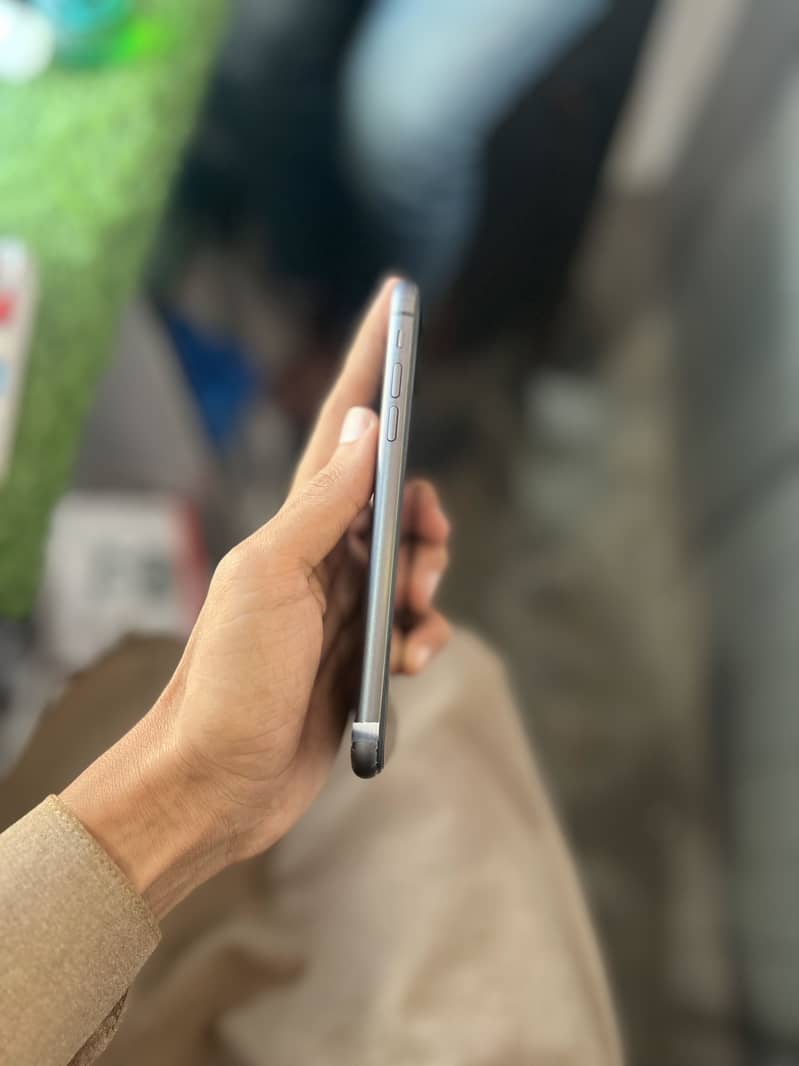 Apple iPhone 11 5