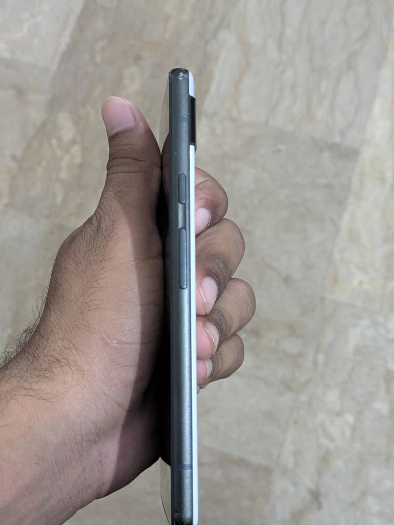 Google Pixel 6a 6/128 3