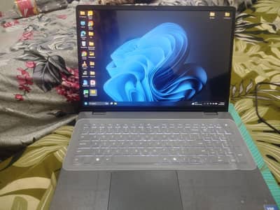 Dell Ultra 5 225 U (Series 2) 9.8/10 Condition lush piece