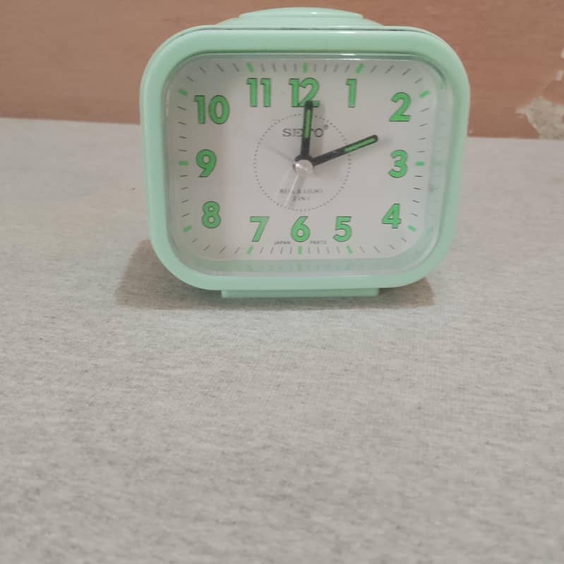 alarm clock 0
