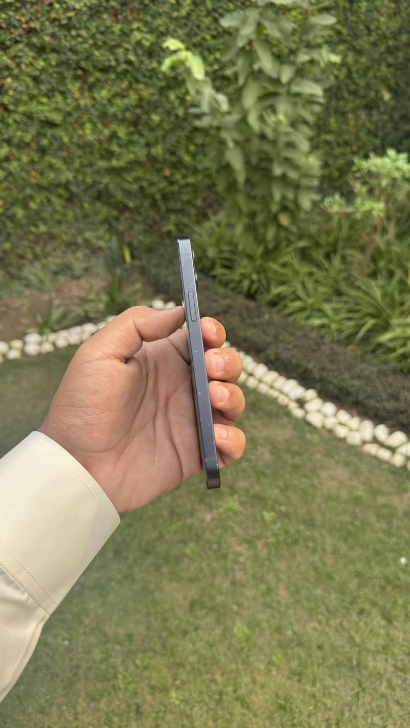 Apple iPhone 12 0