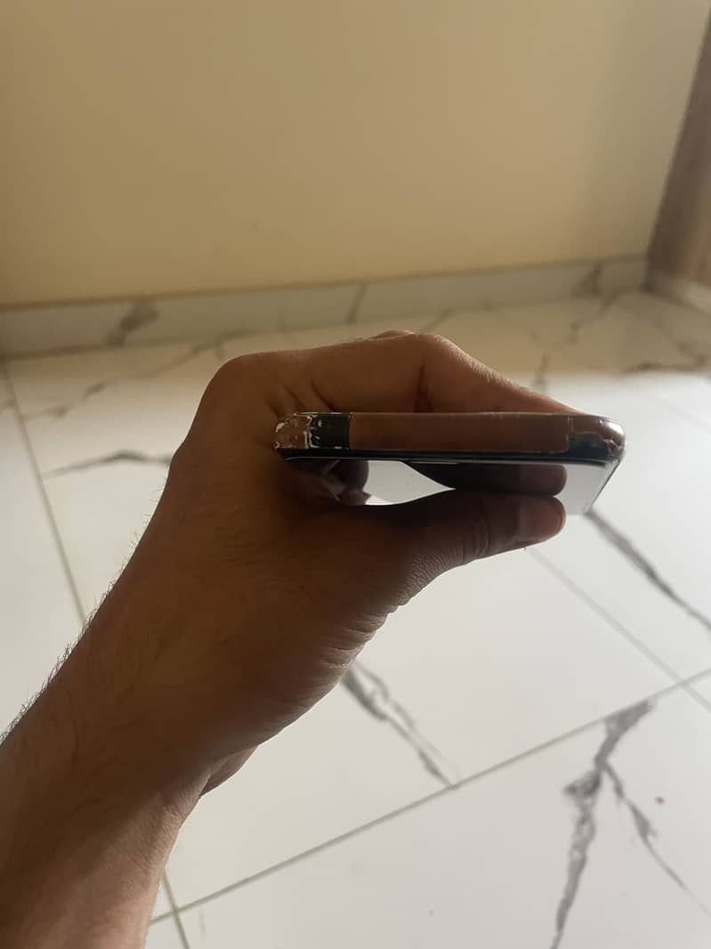 Apple iPhone 11 Pro 1