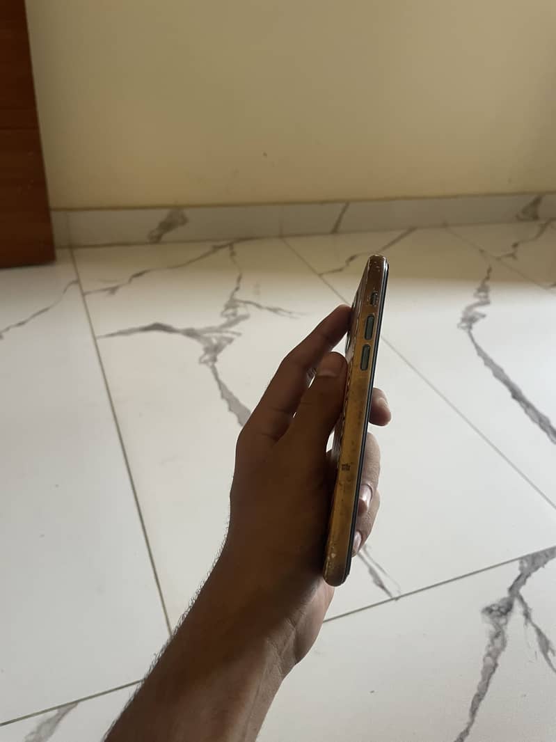 Apple iPhone 11 Pro 3