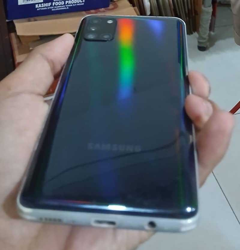Samsung Mobile A31 1