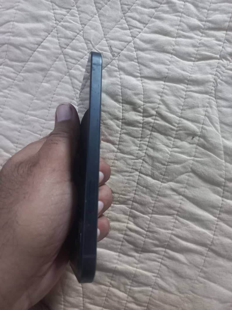 Apple iPhone 12 1