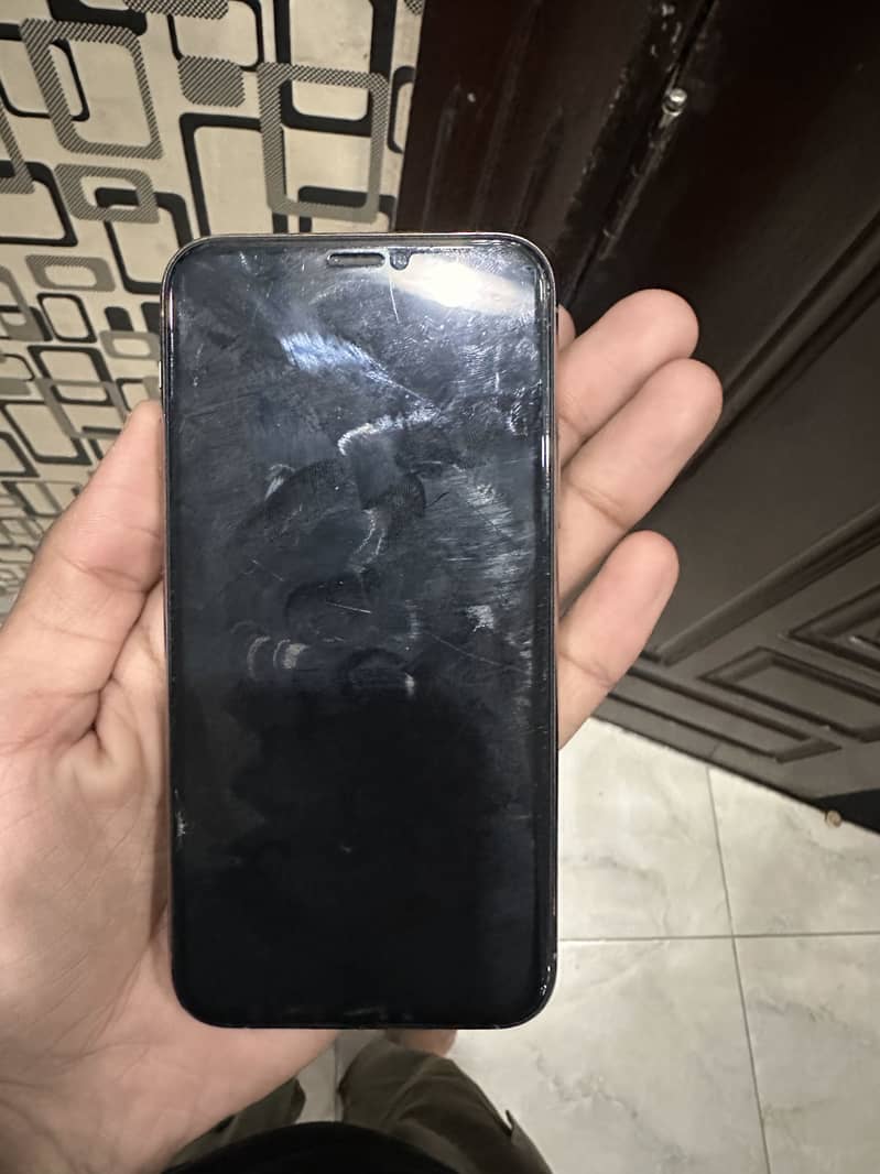 Apple iPhone 11 Pro 6