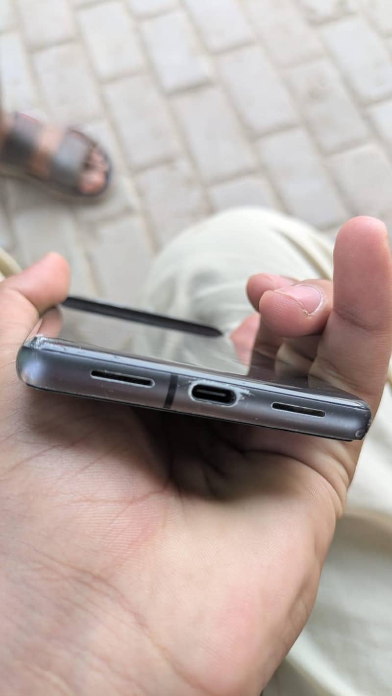 Google Pixel 7 4