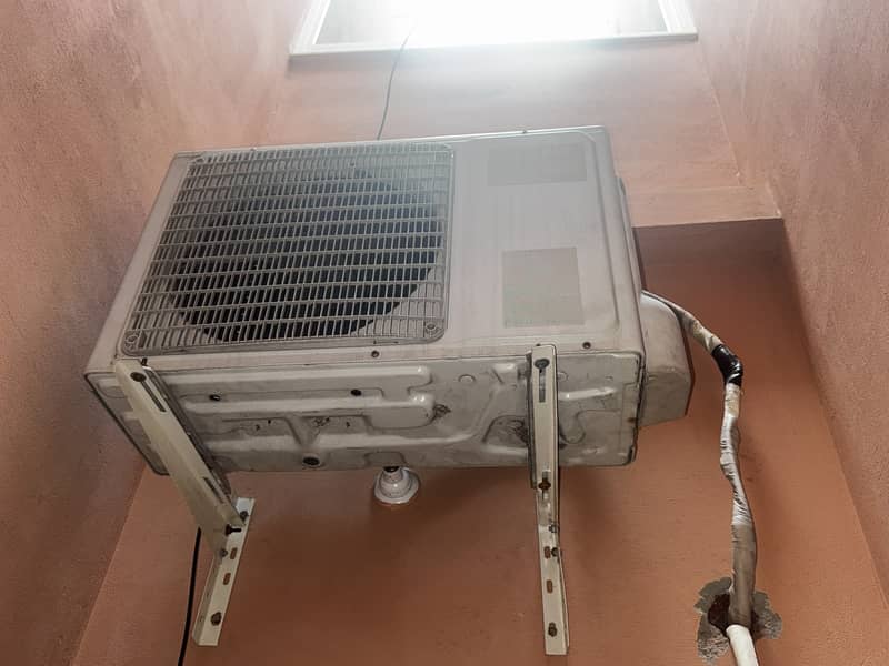 Orient split AC 8/10 condition 3