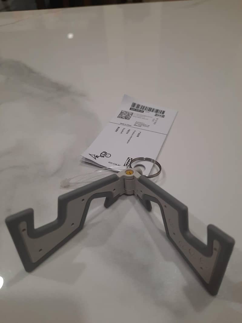 Mobile Stand with key ring 0