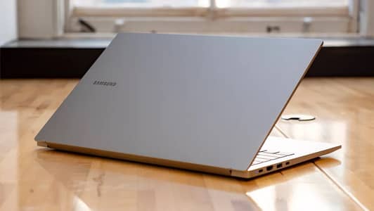 Sumsang galaxy book 15 rxt750 | i5-11th |8gb 256ssd|Amodel 15’display