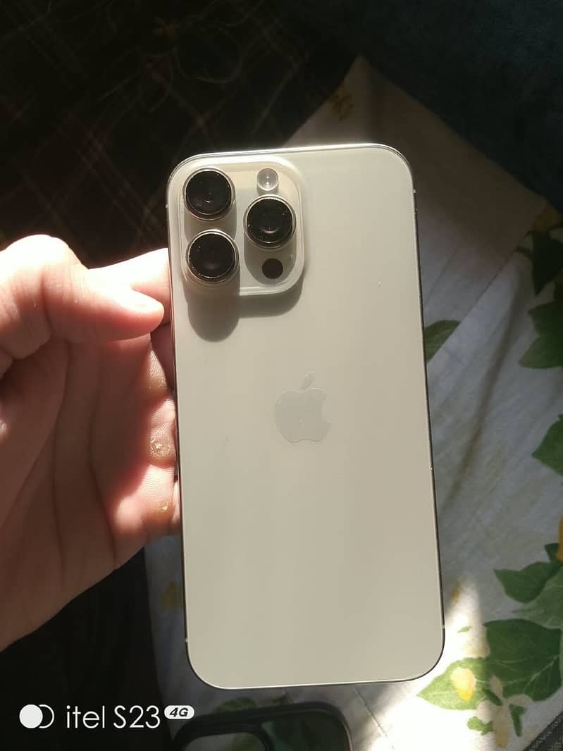 Apple iPhone 16 Pro max 7