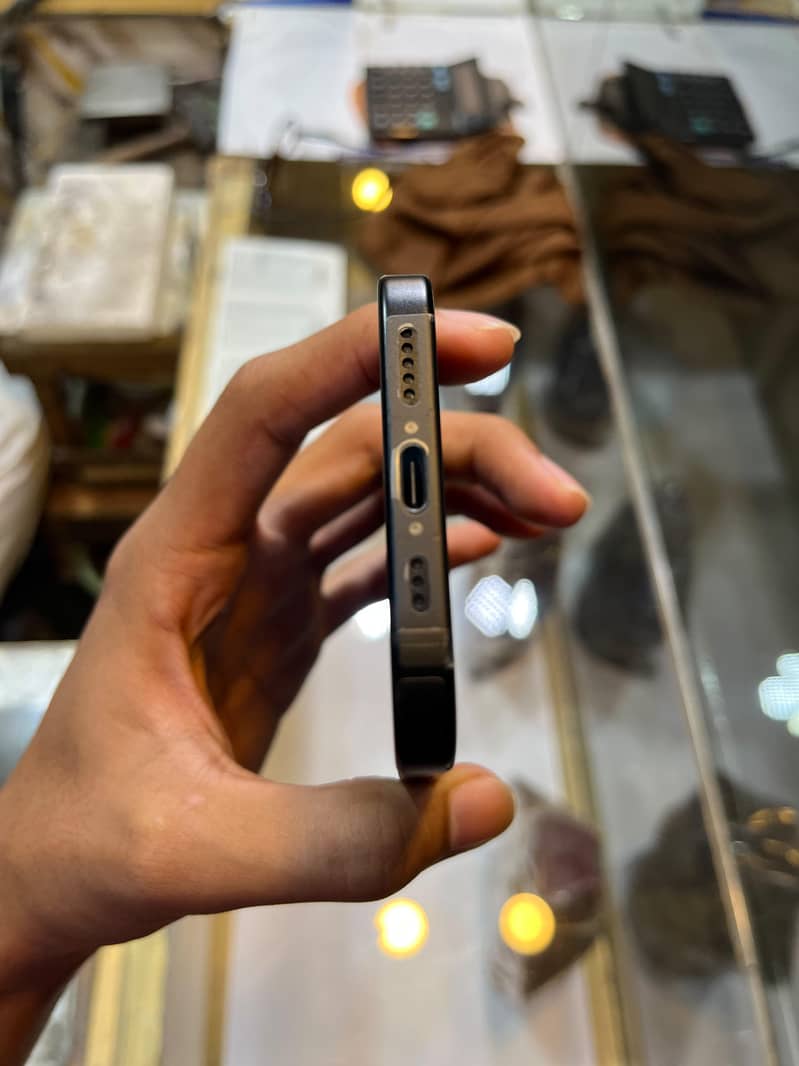 Apple iPhone 15 3