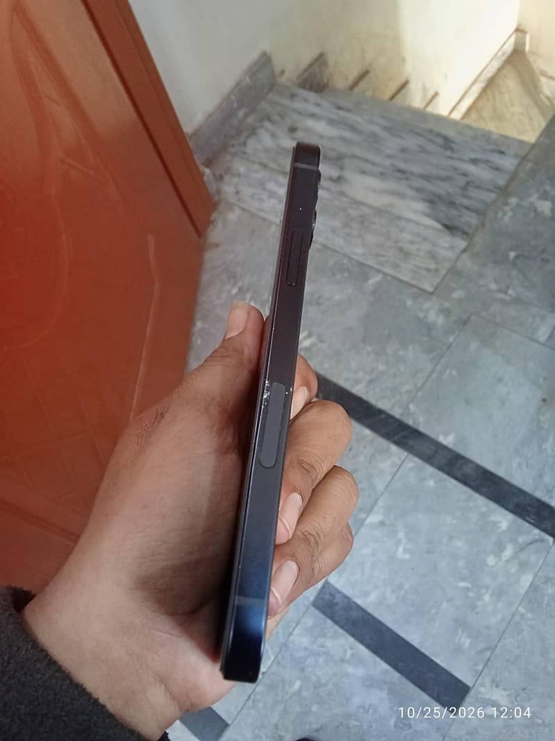 Apple iPhone 12 2