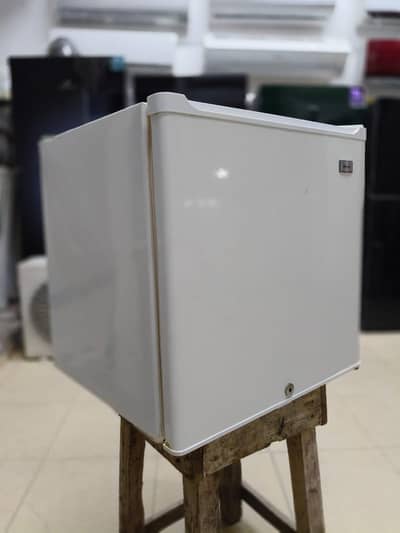 Haier Mini Room Size Refrigerator Genuine condition (0321/0807777)