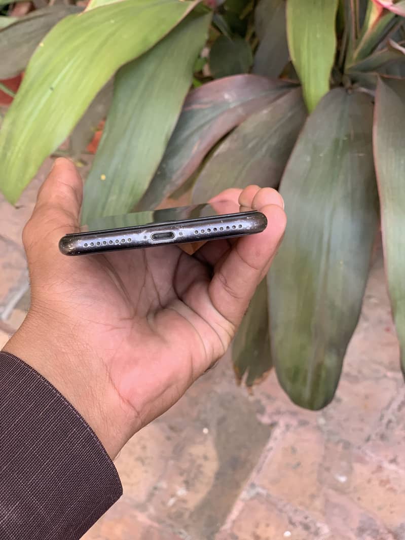 Apple iPhone 8 Plus 2