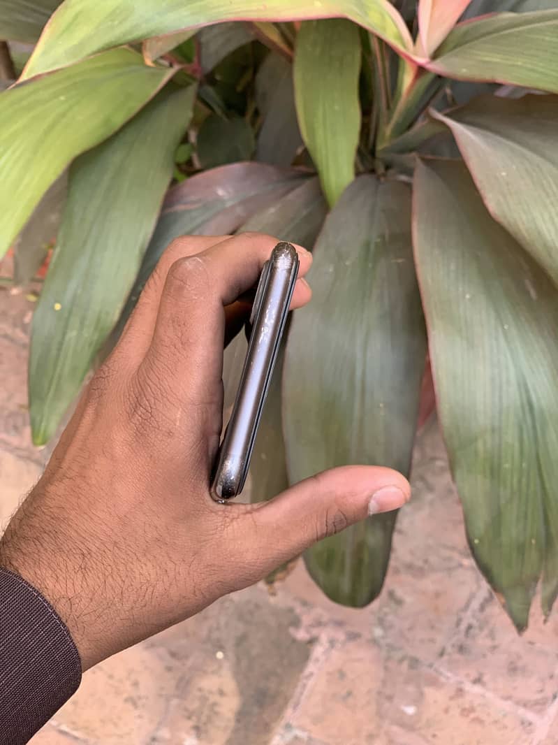 Apple iPhone 8 Plus 4