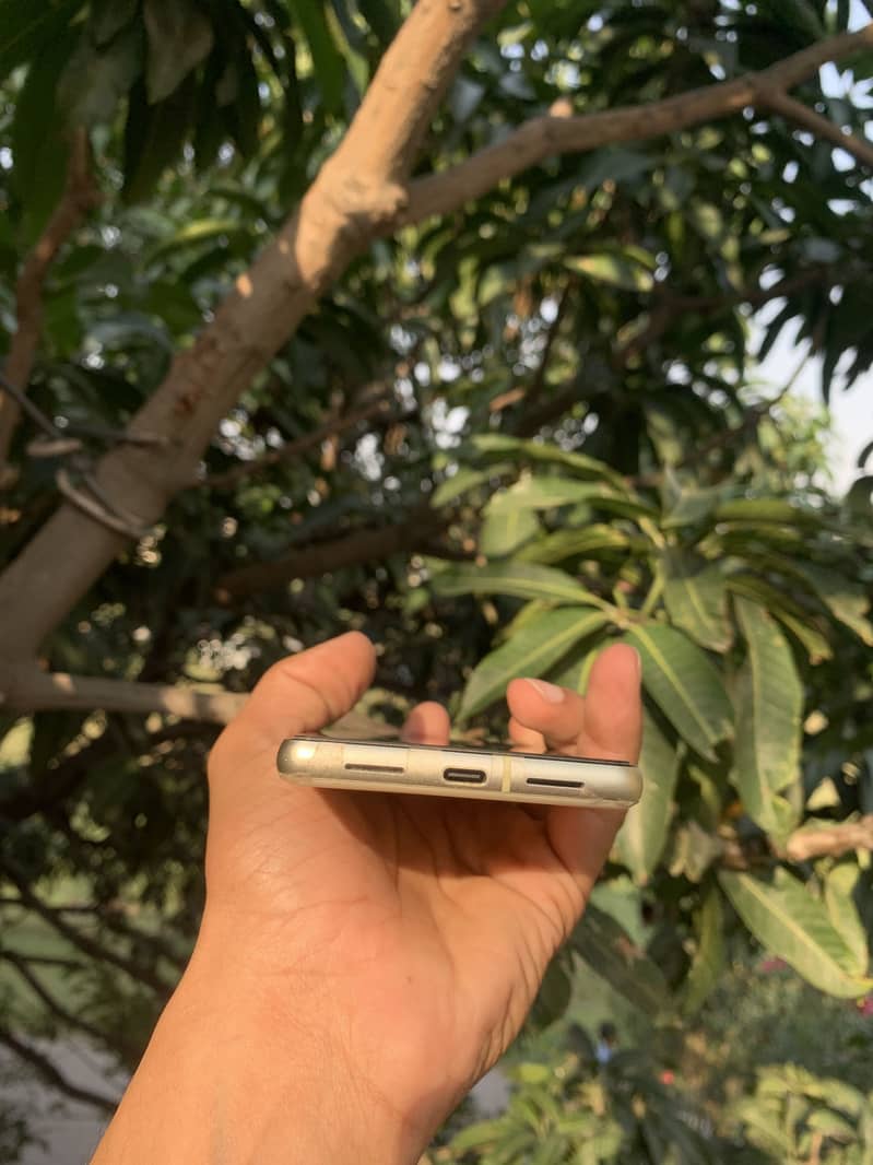 Google Pixel 7 5