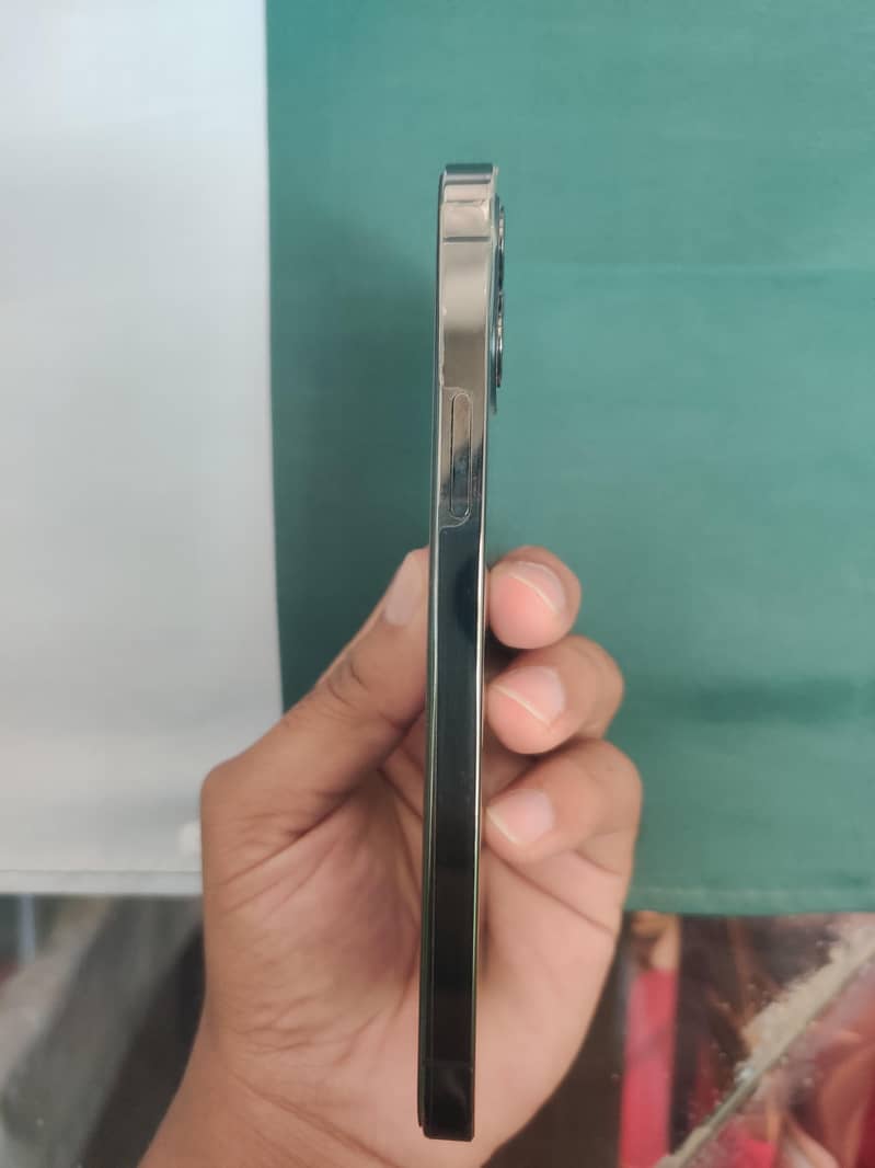Apple iPhone 12 Pro 3