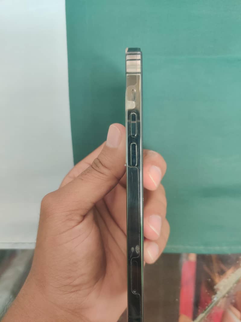 Apple iPhone 12 Pro 4