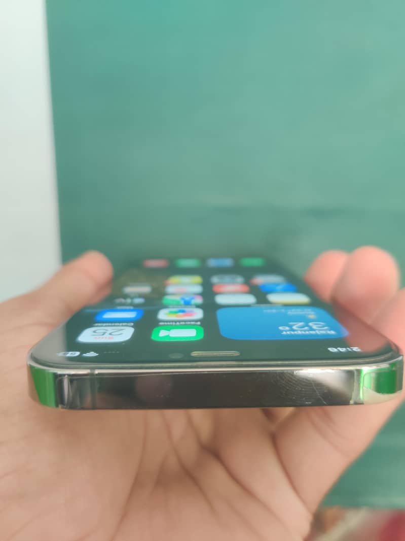 Apple iPhone 12 Pro 8