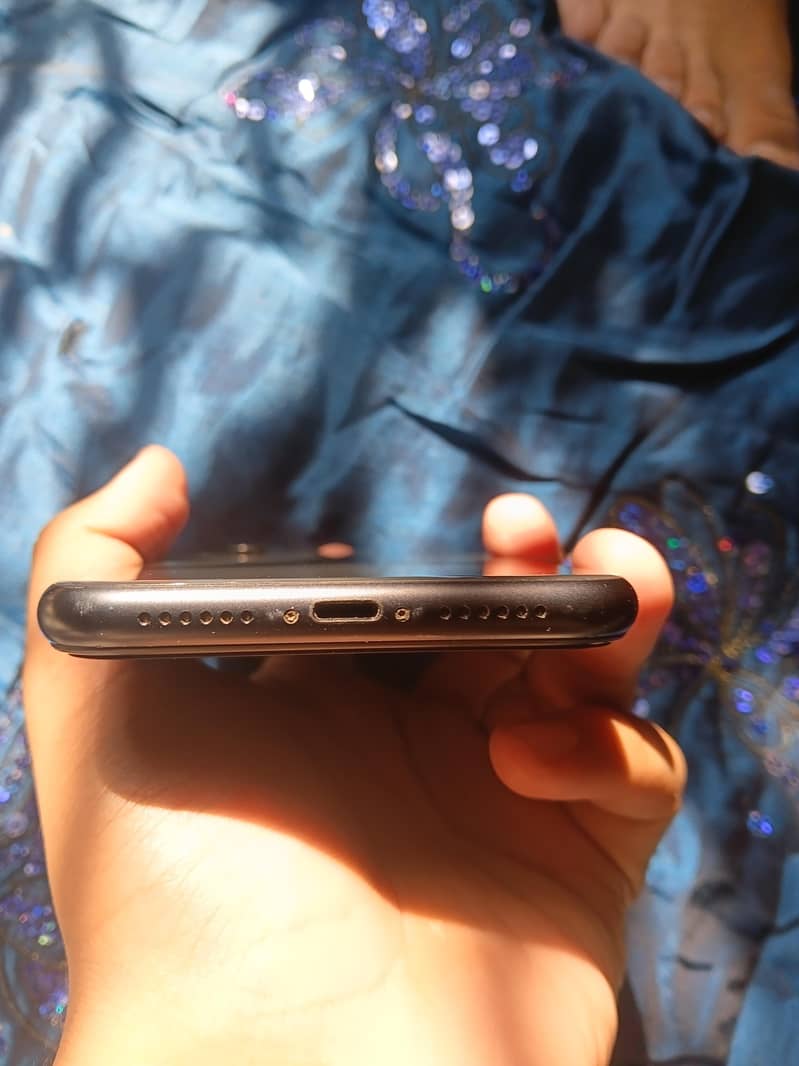 Apple iPhone XR 1