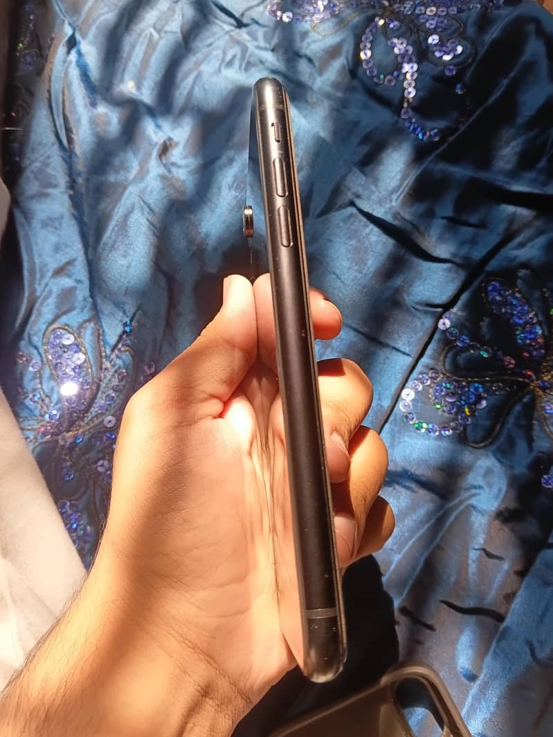 Apple iPhone XR 3