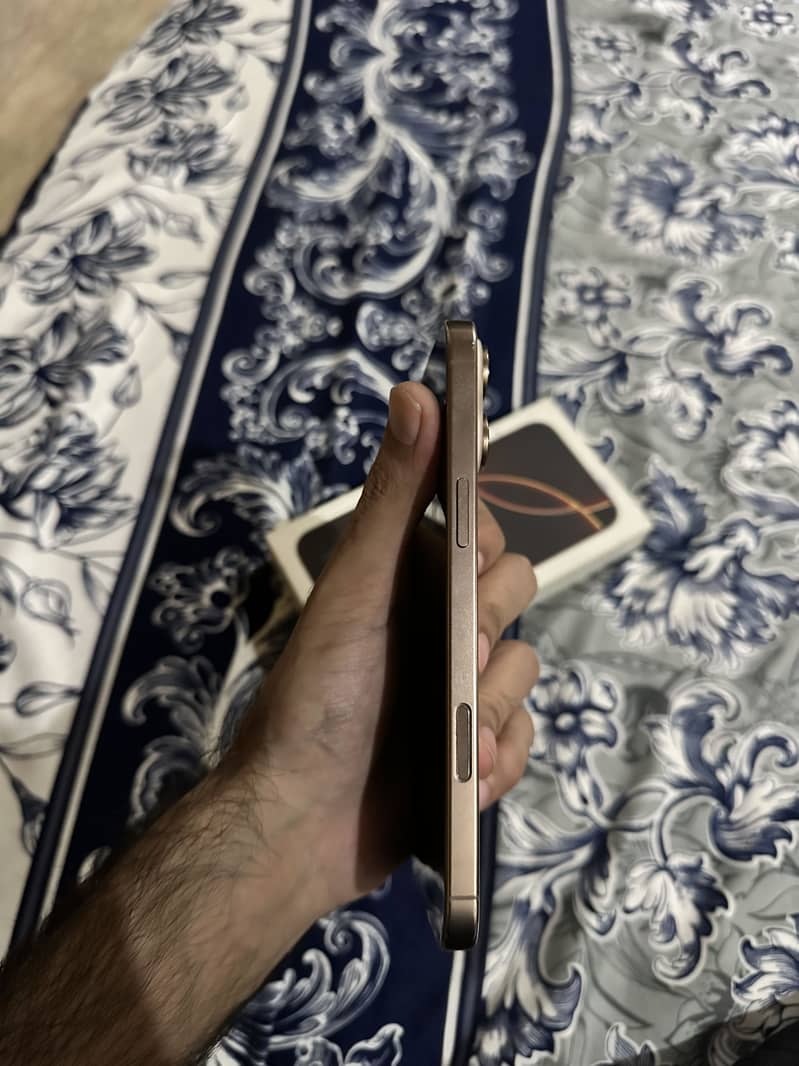 Iphone 16 pro max 1