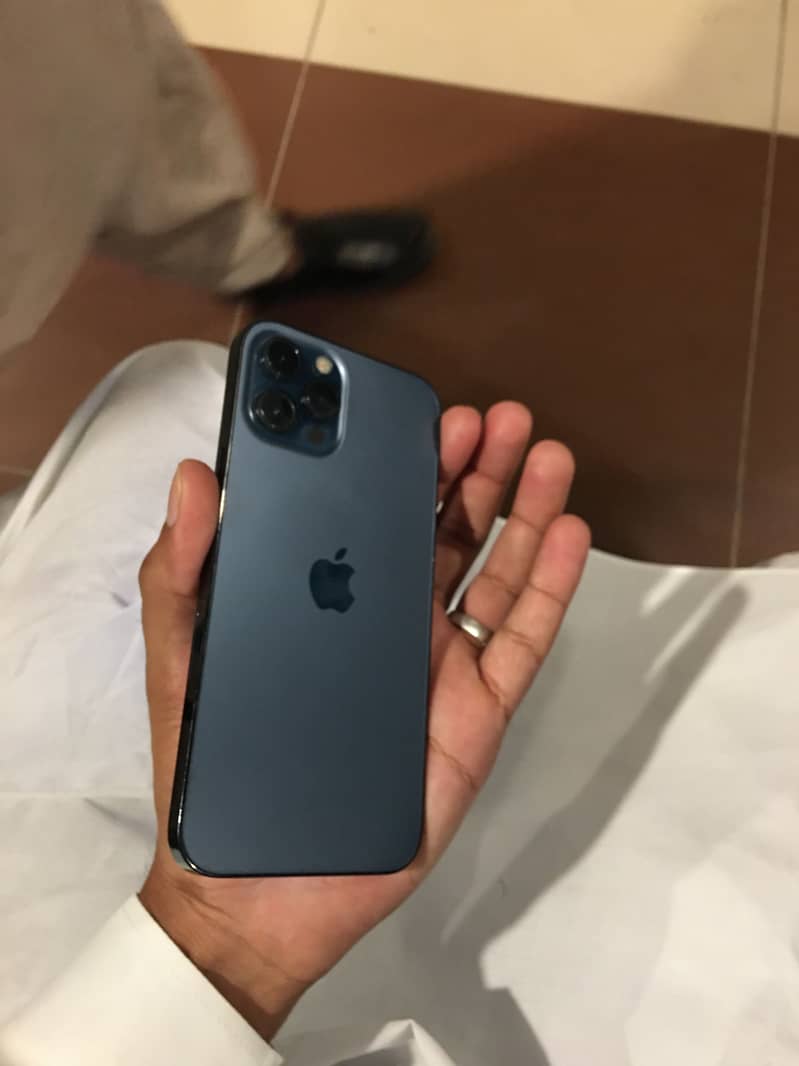 Apple iPhone 12 Pro Max 4