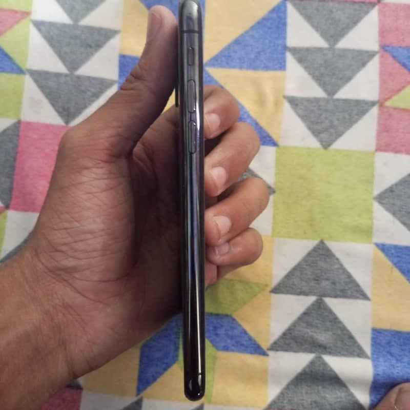 Apple iPhone X 3