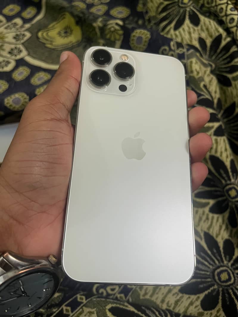 Apple iPhone 13 Pro Max 0