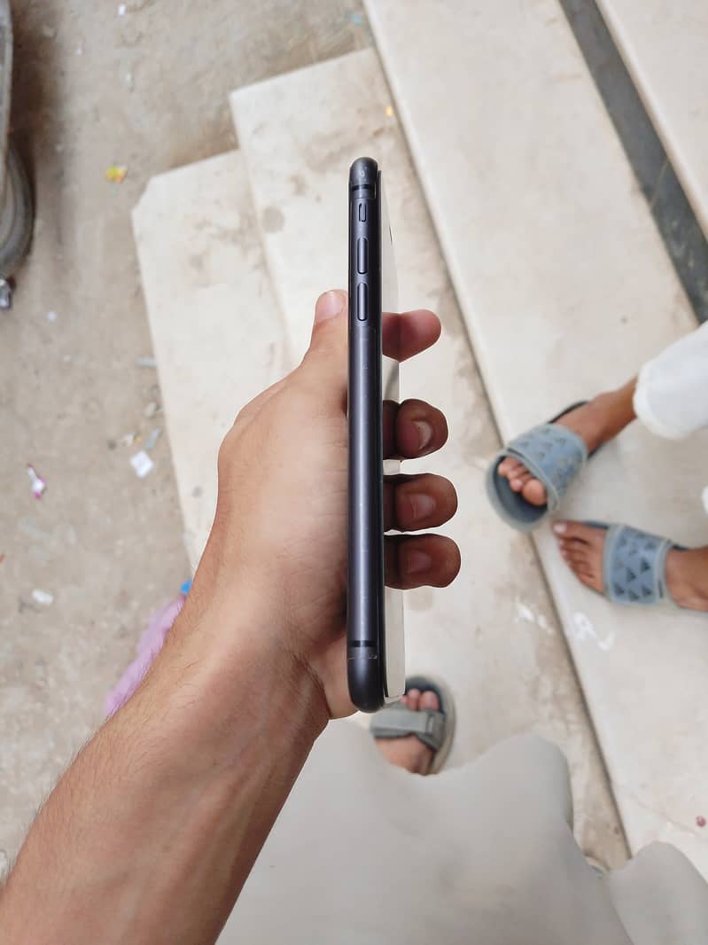 Apple iPhone 11 5