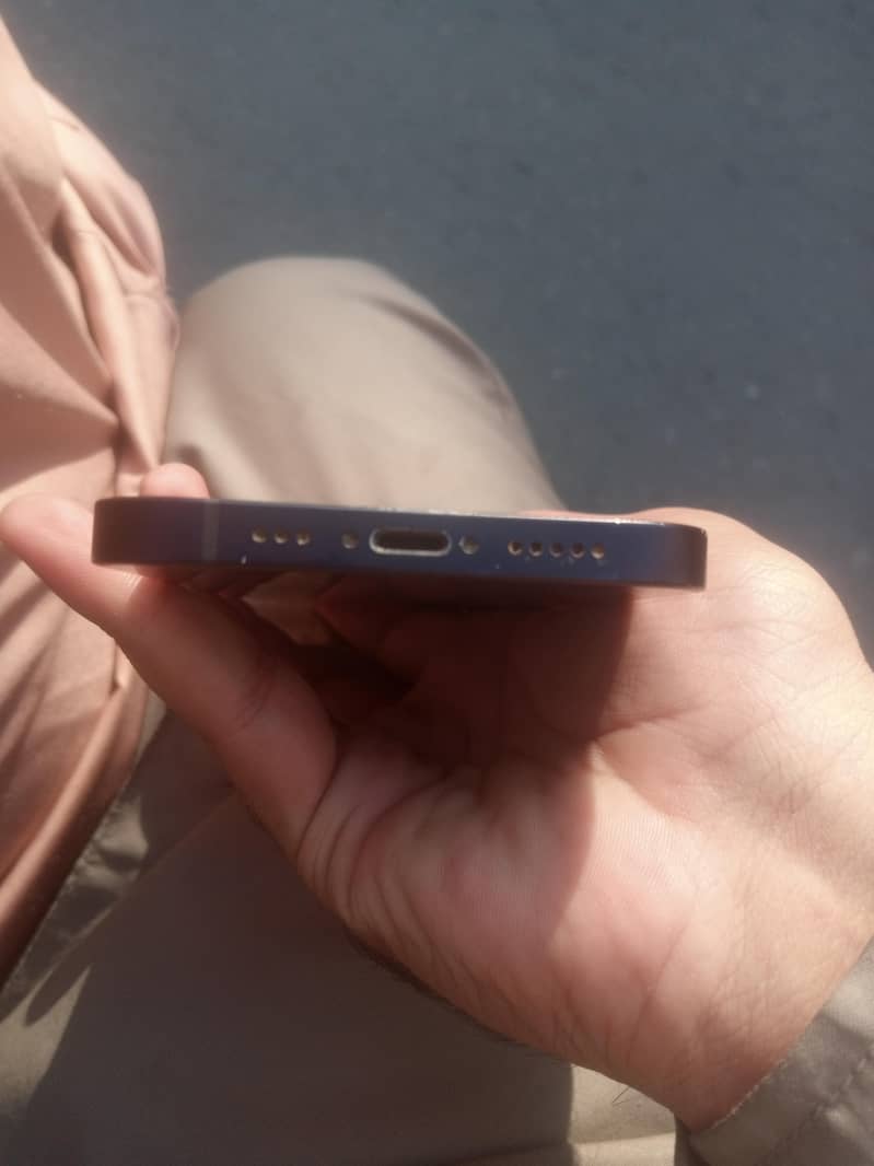 Apple iPhone 12 5