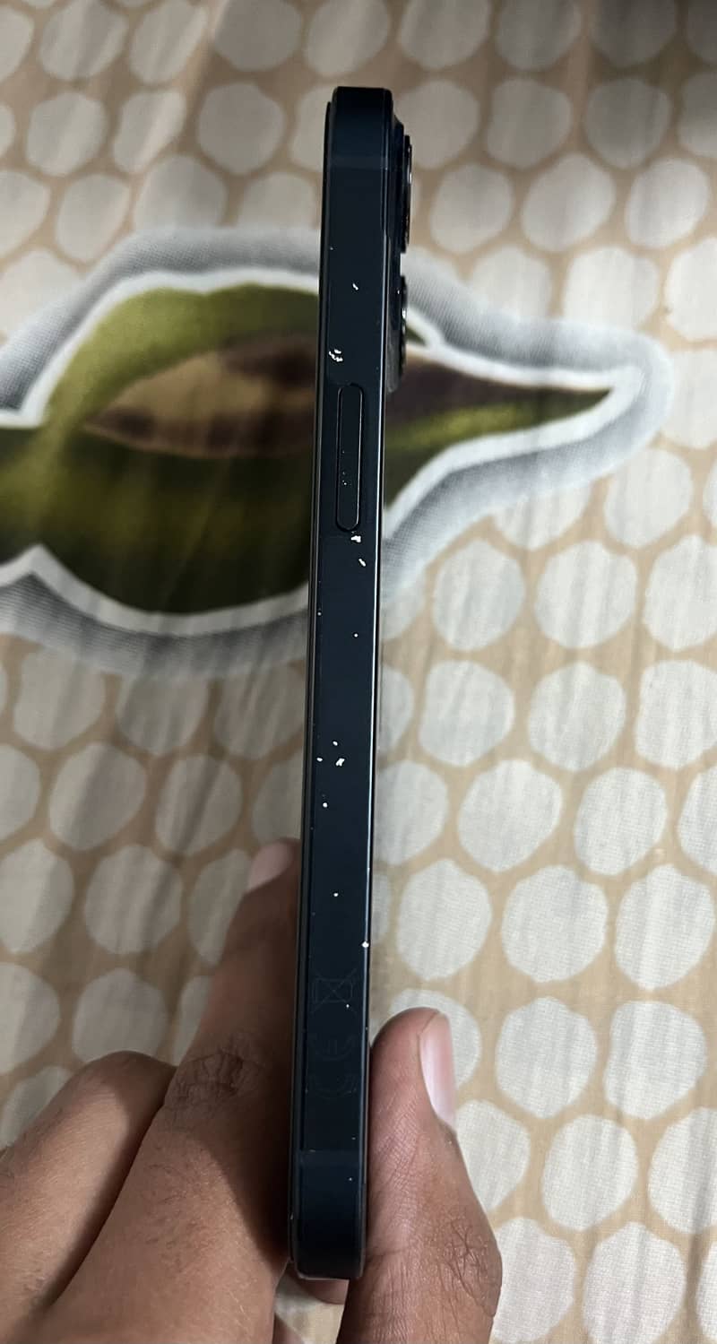 Apple iPhone 13 3