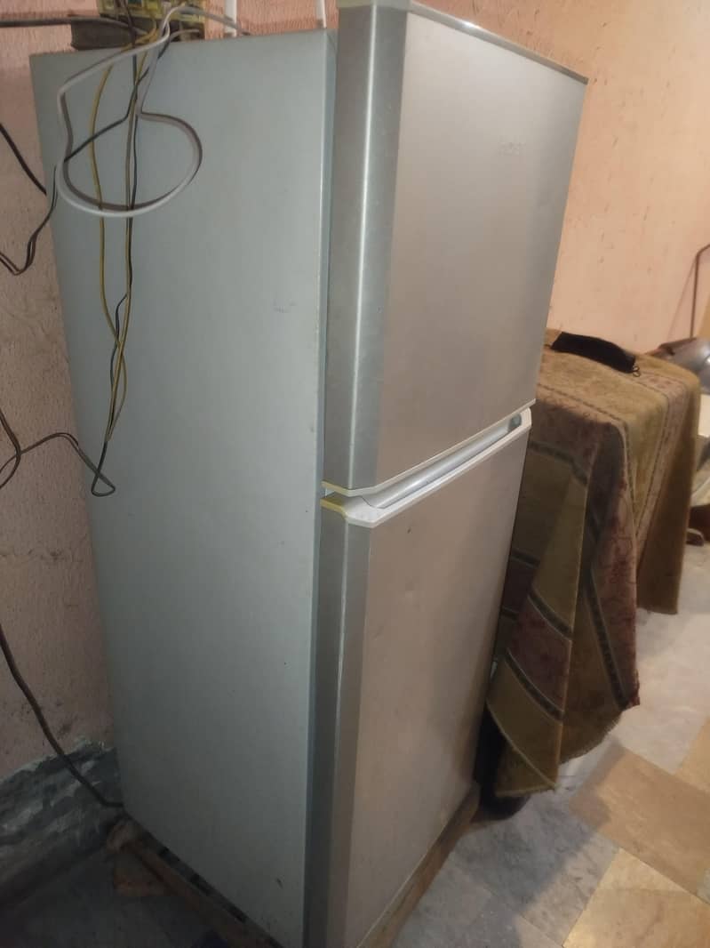 haier fridge 9/10 condition 1