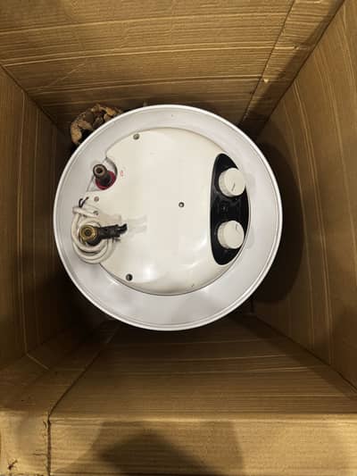 Super Asia Storage Geyser (MEH 50) - Just like new.