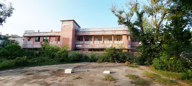 4 Side Corner Huge Mall Road plot for sale