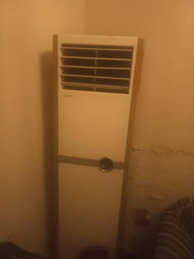 03027983044