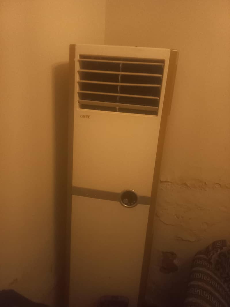 03027983044 1