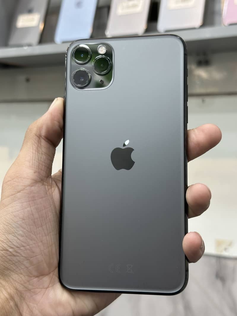Apple iPhone 11 Pro Max 4
