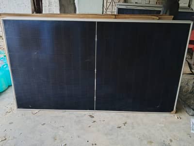 20 new solar panels of Mesol Alpha company are available for sale