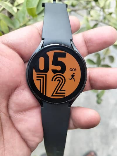 SAMSUNG GALAXY WATCH 4