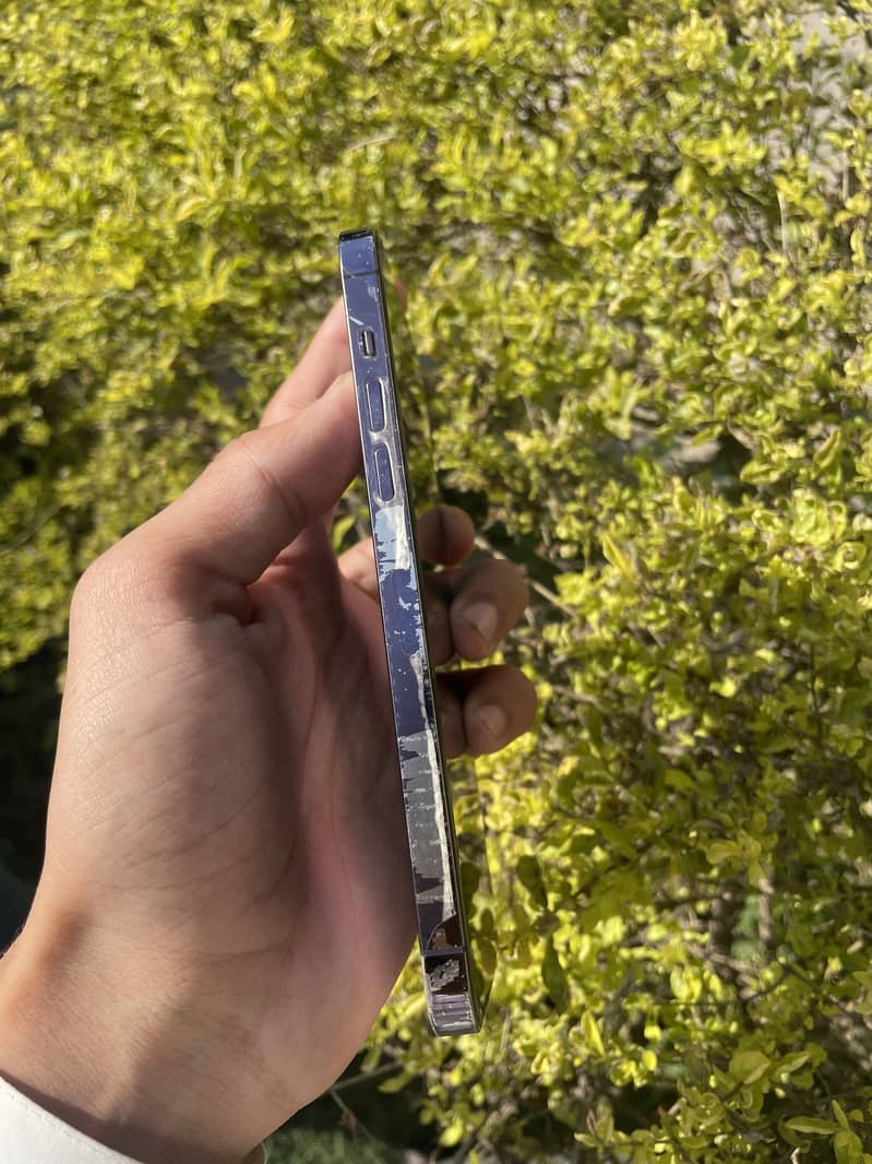 iPhone 14 Pro Max 2