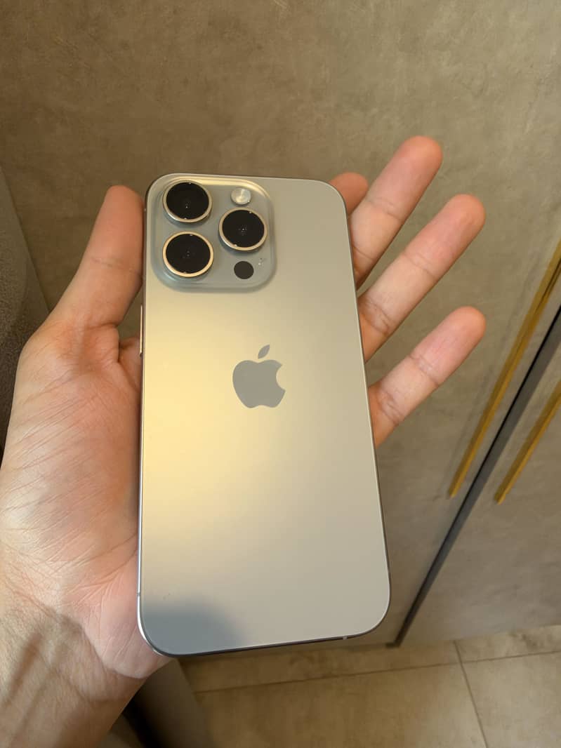 Apple iPhone 15 Pro 0