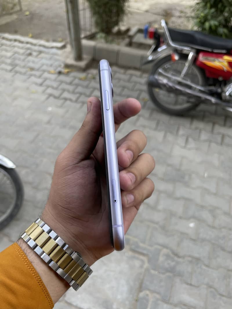 Apple iPhone 11 5