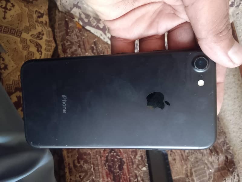 Apple iPhone 7 2
