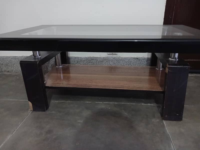 An elegant center table 1