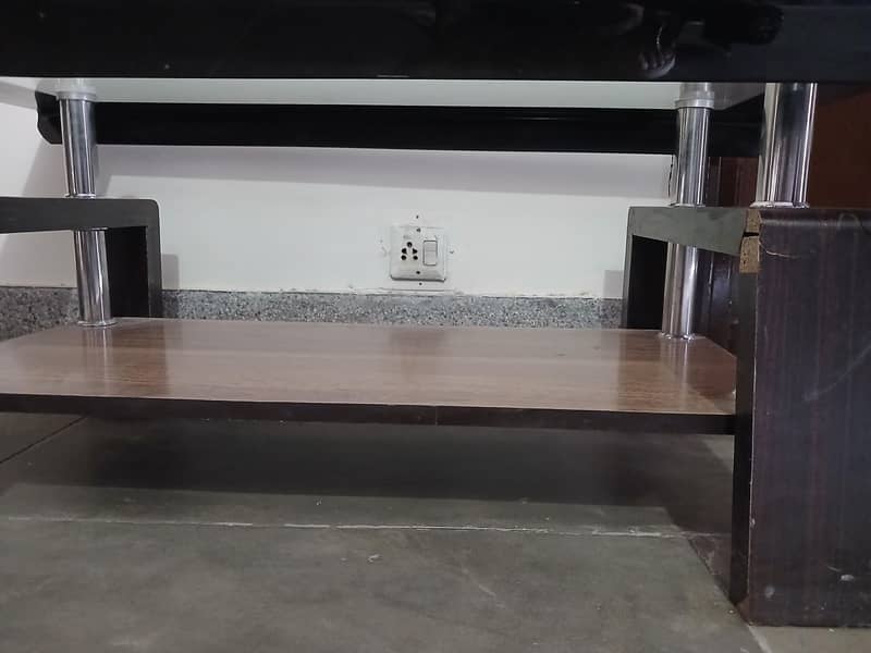 An elegant center table 2
