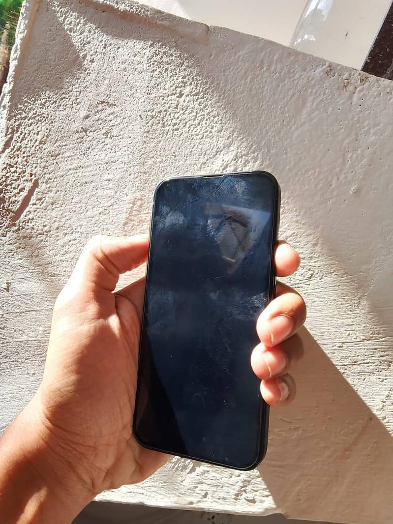 Apple iPhone 13 1