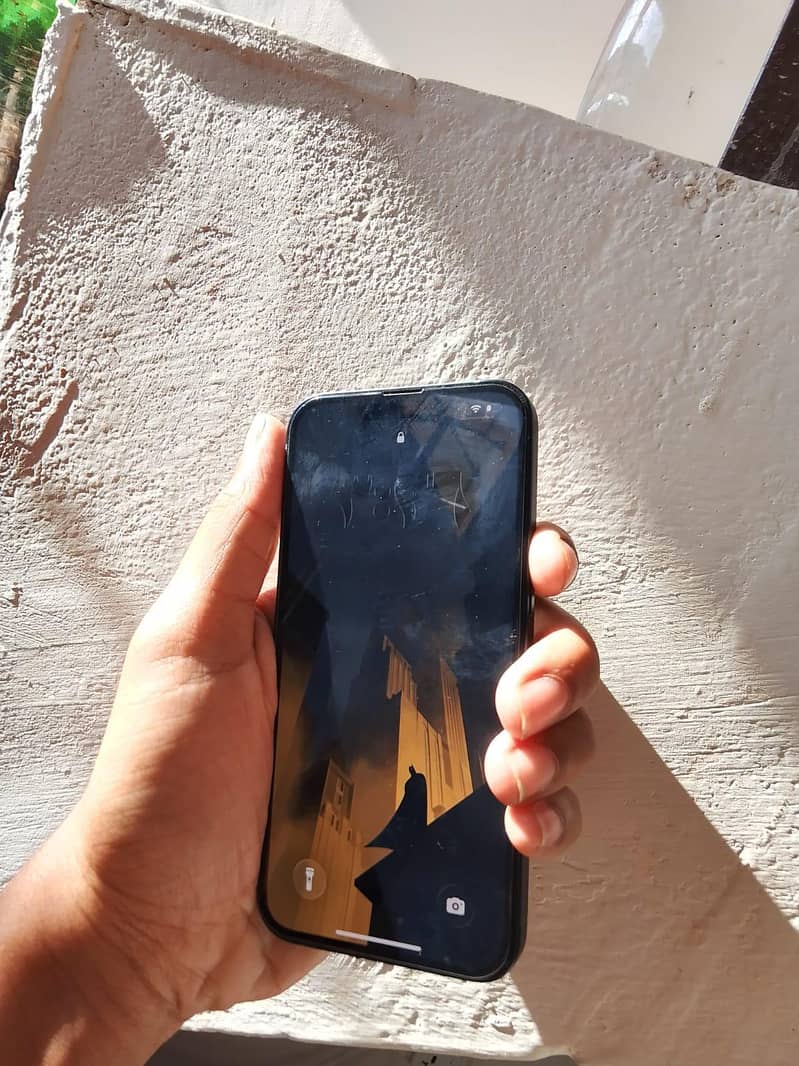 Apple iPhone 13 5