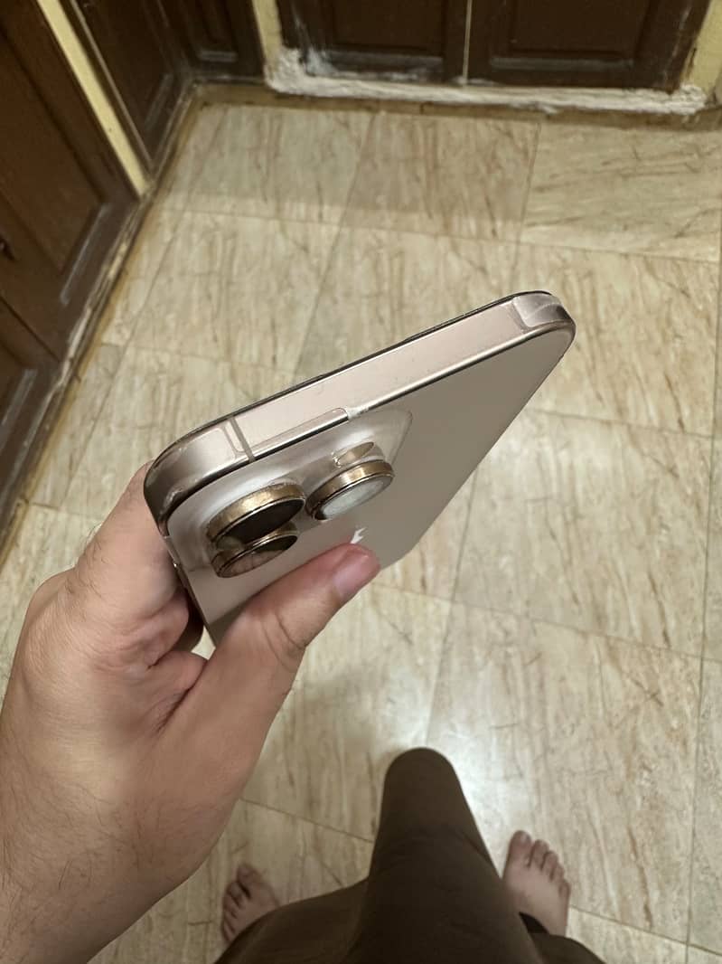 Apple iPhone 16 Pro Max 6